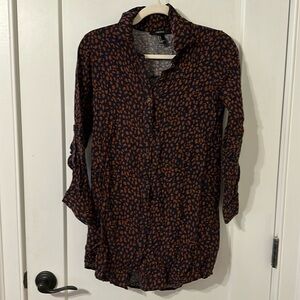 Navy button down tunic! Burnt orange and pin up the sleeves with the button!